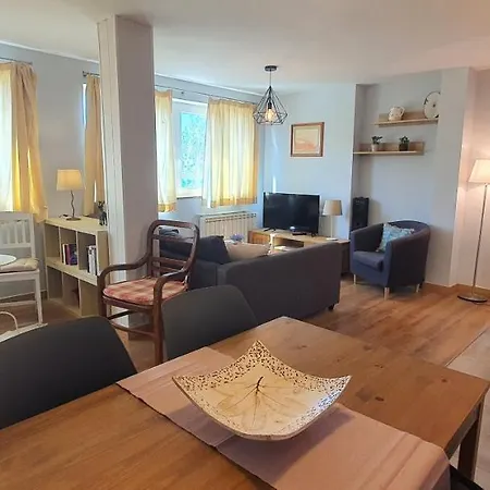 Slalom Be, Apartment *